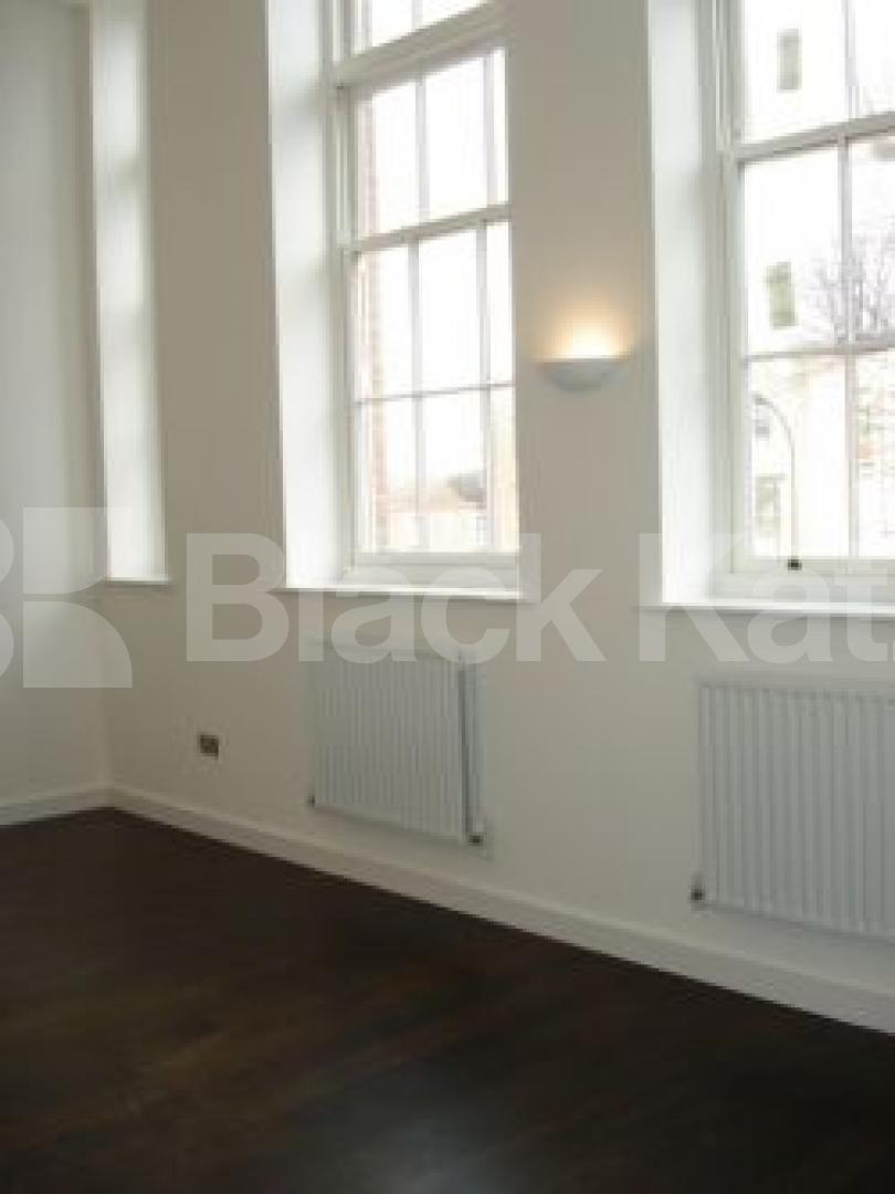 			NEW INSTRUCTION AND TRUELY AMAZING..., 2 Bedroom, 1 bath, 1 reception Flat			 Ecclesbourne road, Angel / Islington